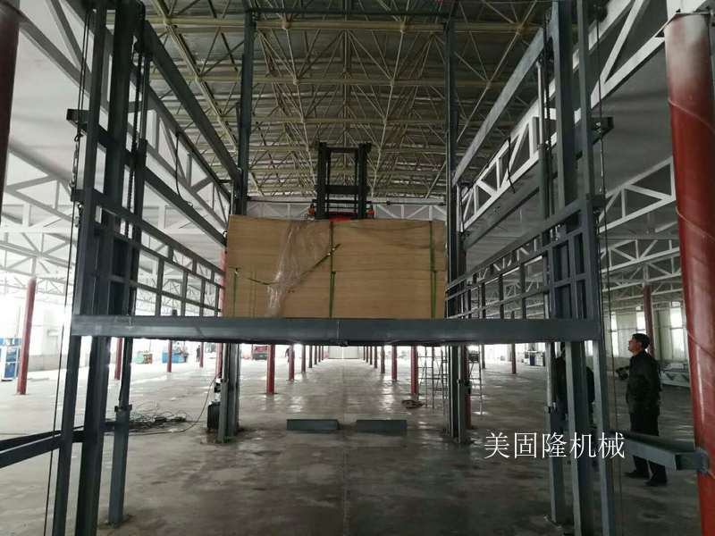 东方导轨式升降机厂家