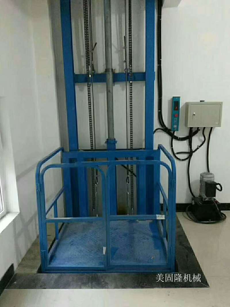 东方单臂导轨式升降机厂家