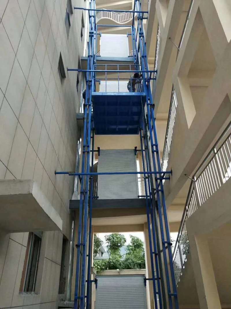 东方户外货梯