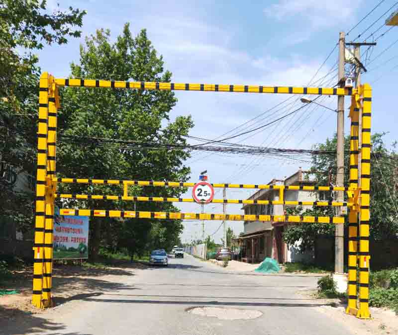 东方农村道路限高架